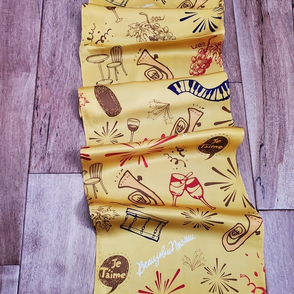Georges Duboeuf Beaujolais  Noveau Je Taime hand made silk scarf WOMEN\'S